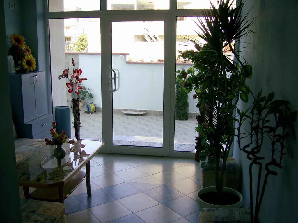 Sianie Guest House Ravda Exterior photo
