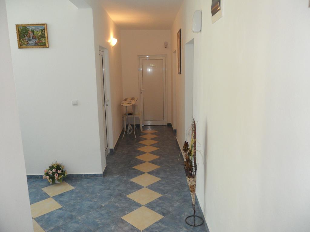 Sianie Guest House Ravda Exterior photo