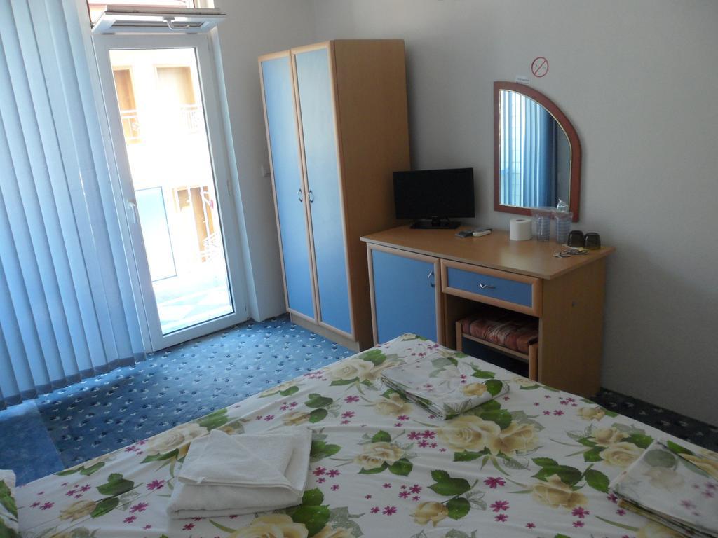 Sianie Guest House Ravda Exterior photo