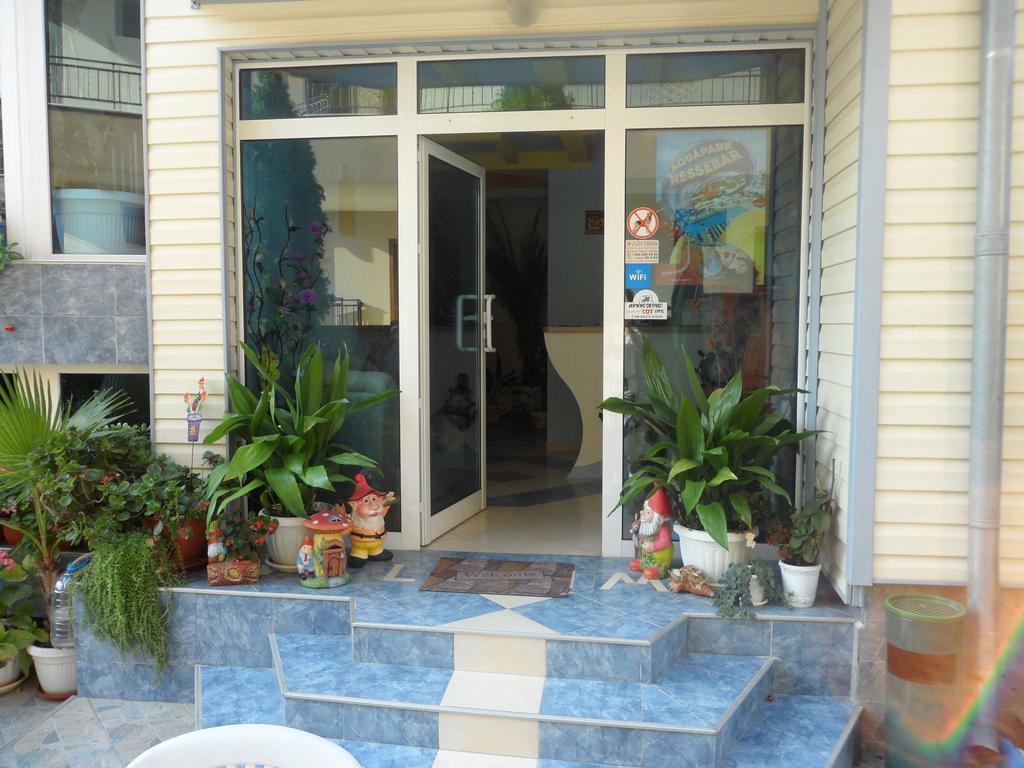 Sianie Guest House Ravda Exterior photo