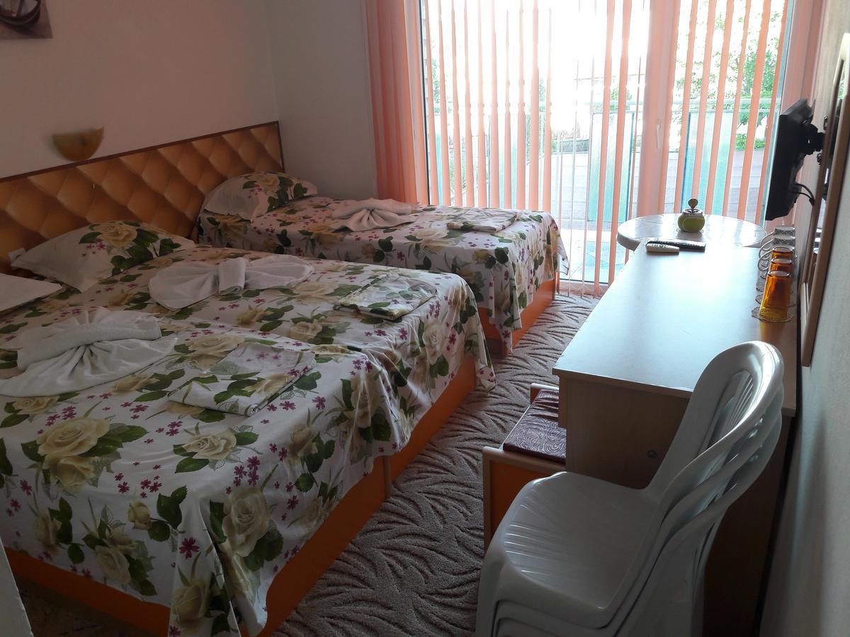 Sianie Guest House Ravda Exterior photo